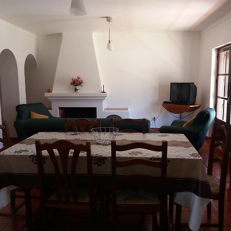 Alojamentos Vitinho 2 - Vila Nova Milfontes Віла-Нова-де-Мілфонтеш Номер фото